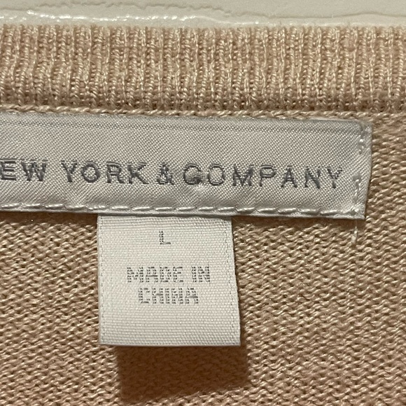 New York Company Tan button down Cardigan flower Crocheted Sweater. Size Large - Picture 5 of 5